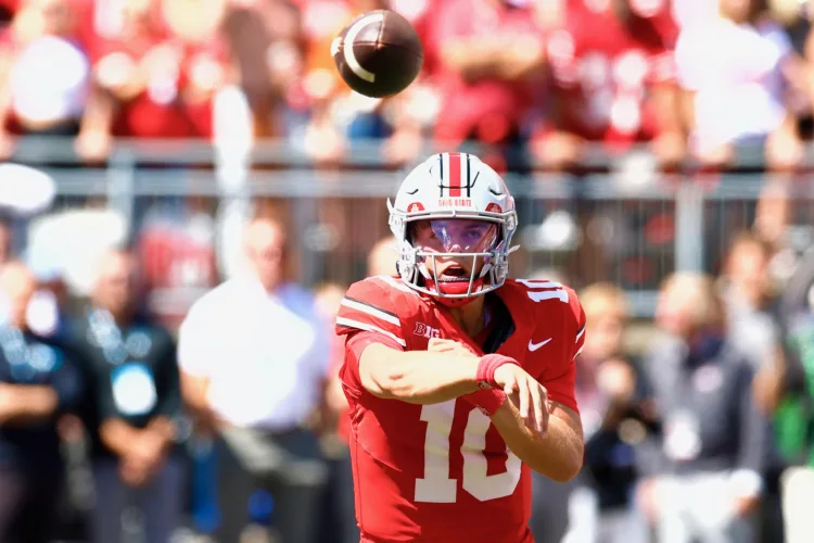 Ohio State QB brings swagger to the huddle